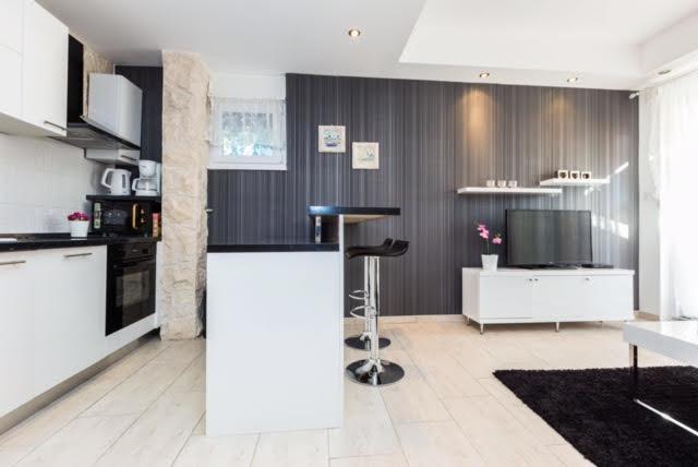 Apartments Elizabeth บีโอกราดนาโมรู ภายนอก รูปภาพ